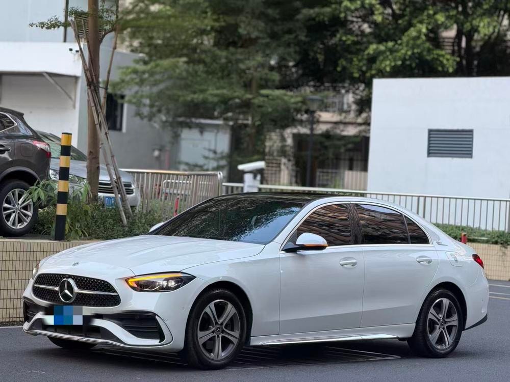 Mercedes-Benz C-Class 2022 — фото автомобиля 1