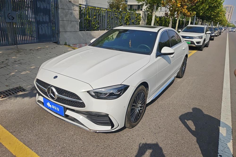 Mercedes-Benz C-Class 2024 — фото автомобиля 1