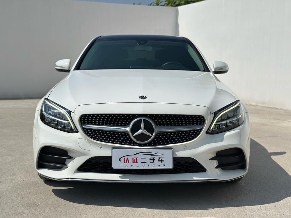 Mercedes-Benz C-Class 2020 — фото автомобиля