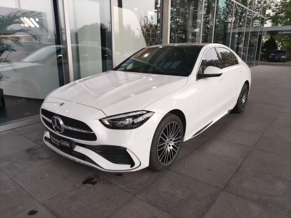 Mercedes-Benz C-Class 2023 — фото автомобиля 1