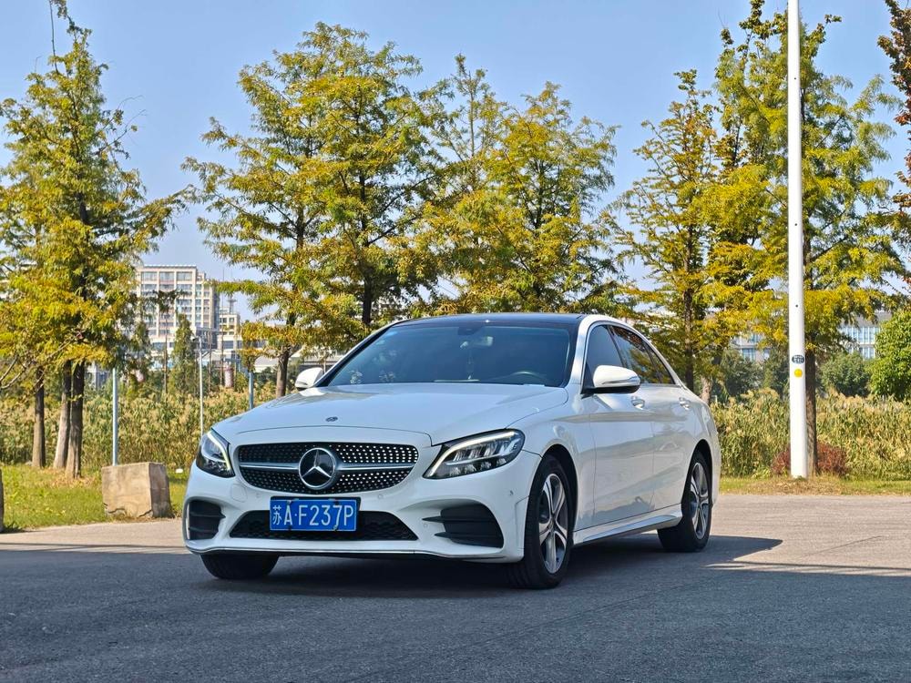 Mercedes-Benz C-Class 2019 — фото автомобиля 1