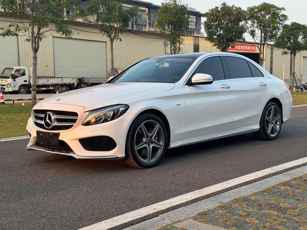 Mercedes-Benz C-Class 2018 — фото автомобиля 1
