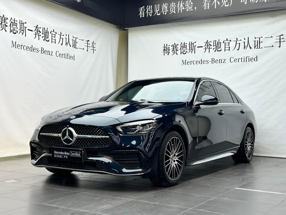 Mercedes-Benz C-Class 2025 — фото автомобиля 1