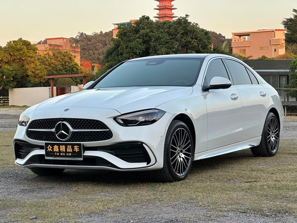 Mercedes-Benz C-Class 2023 — фото автомобиля