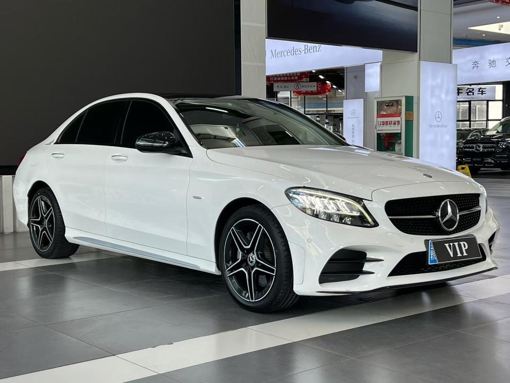 Mercedes-Benz C-Class 2021 — фото автомобиля