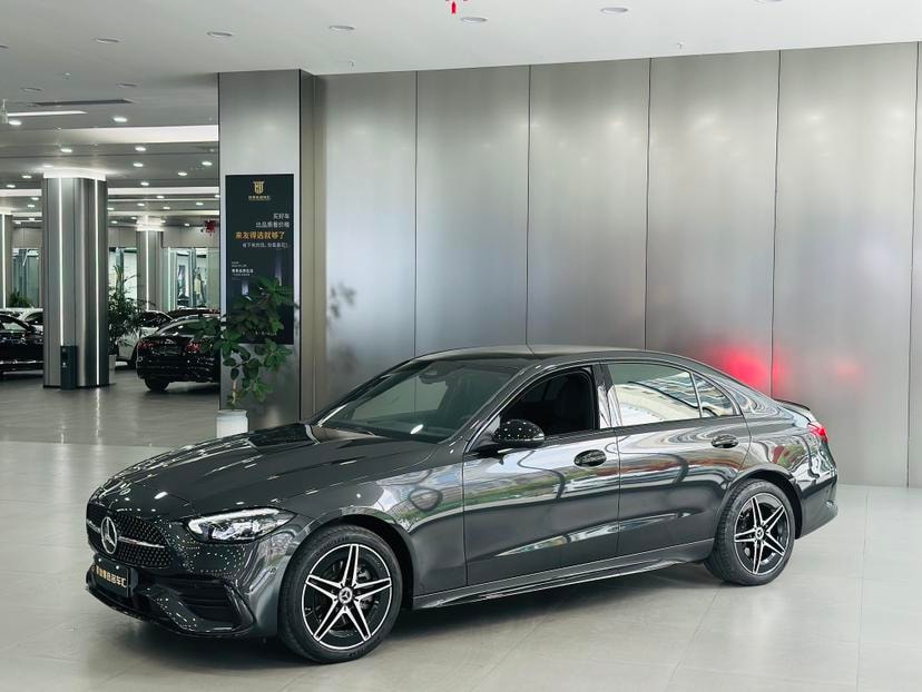 Mercedes-Benz C-Class 2023 — фото автомобиля