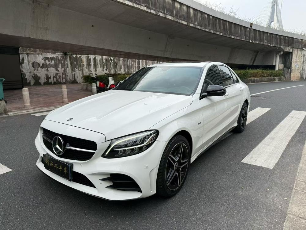 Mercedes-Benz C-Class 2021 — фото автомобиля