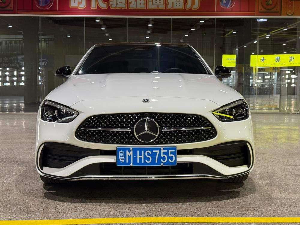 Mercedes-Benz C-Class 2023 — фото автомобиля