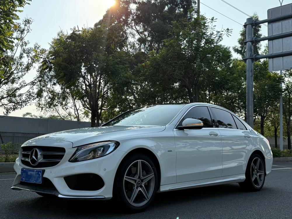 Mercedes-Benz C-Class 2018 — фото автомобиля