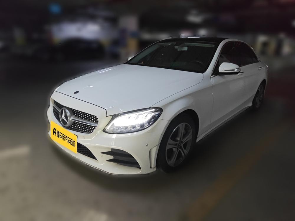 Mercedes-Benz C-Class 2019 — фото автомобиля