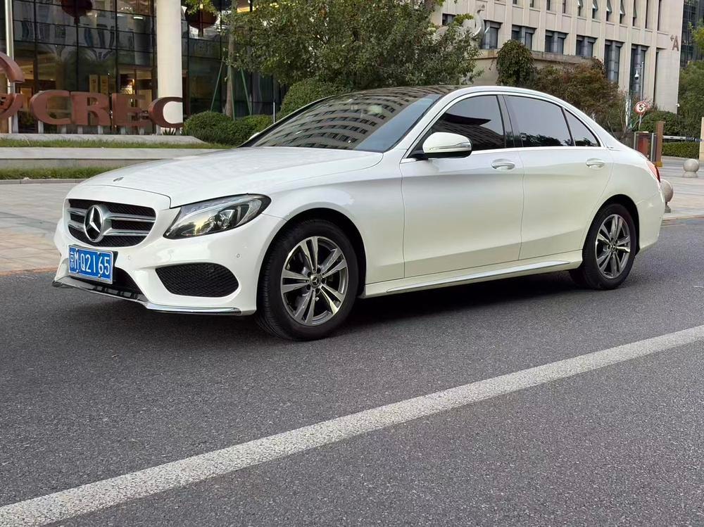 Mercedes-Benz C-Class 2017 — фото автомобиля