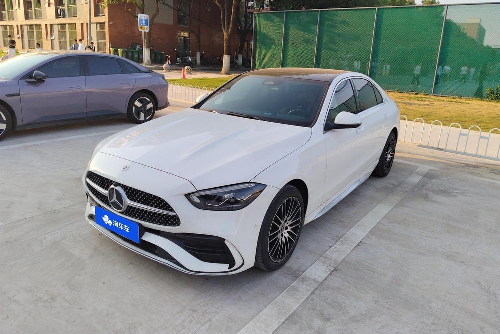 Mercedes-Benz C-Class 2024 — фото автомобиля