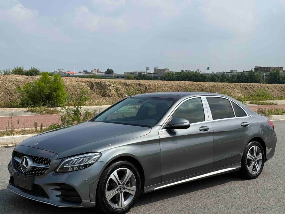 Mercedes-Benz C-Class 2020 — фото автомобиля