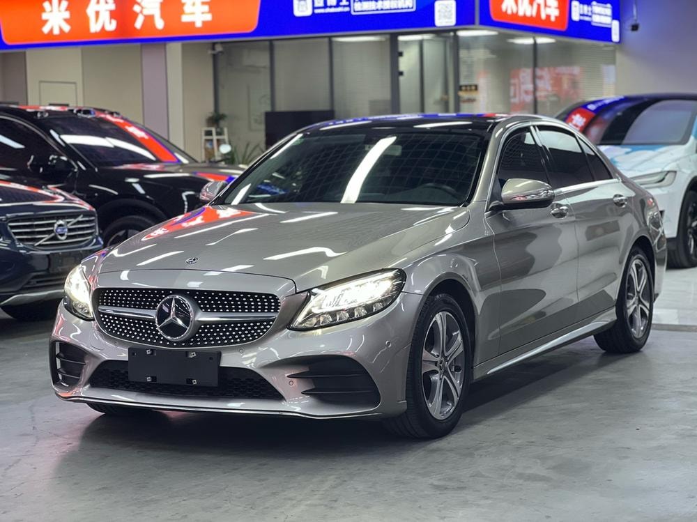 Mercedes-Benz C-Class 2019 — фото автомобиля