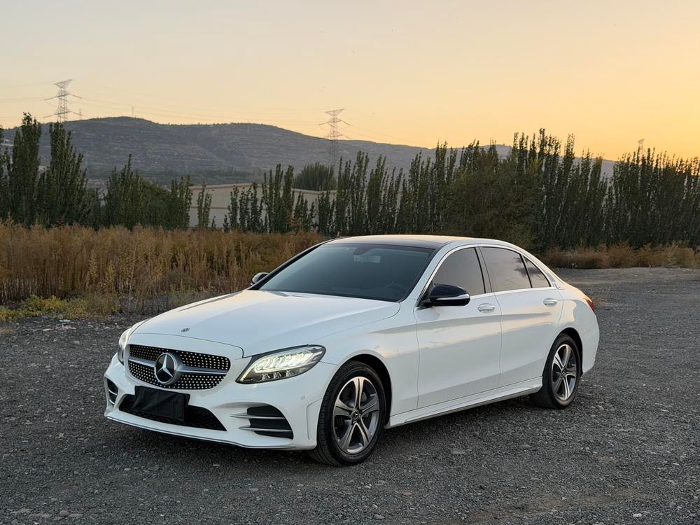 Mercedes-Benz C-Class 2021 — фото автомобиля