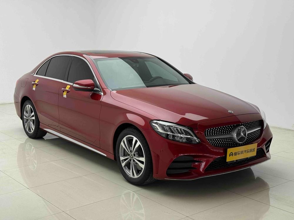 Mercedes-Benz C-Class 2019 — фото автомобиля