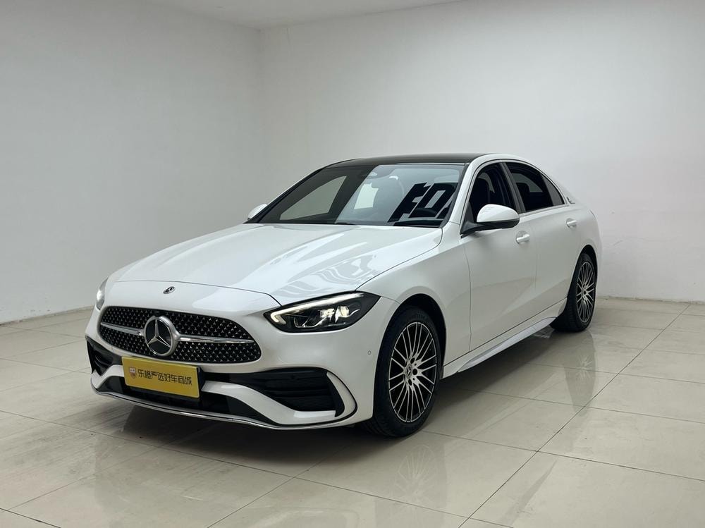 Mercedes-Benz C-Class 2023 — фото автомобиля