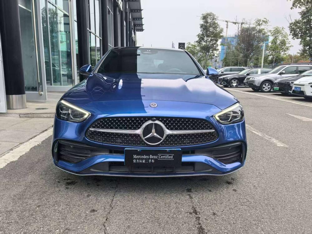 Mercedes-Benz C-Class 2023 — фото автомобиля