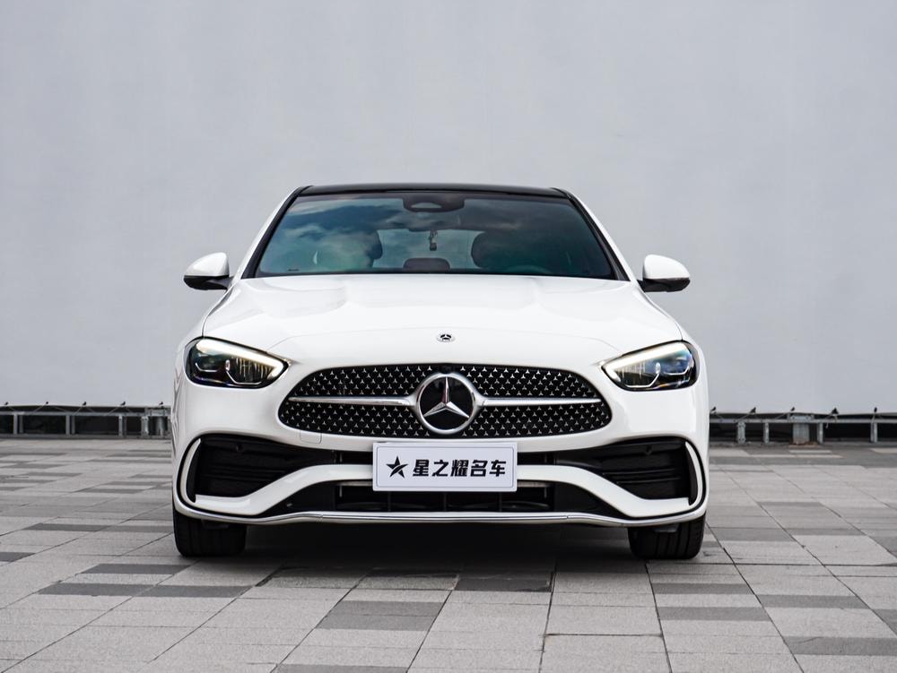 Mercedes-Benz C-Class 2024 — фото автомобиля