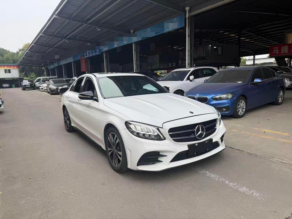 Mercedes-Benz C-Class 2019 — фото автомобиля
