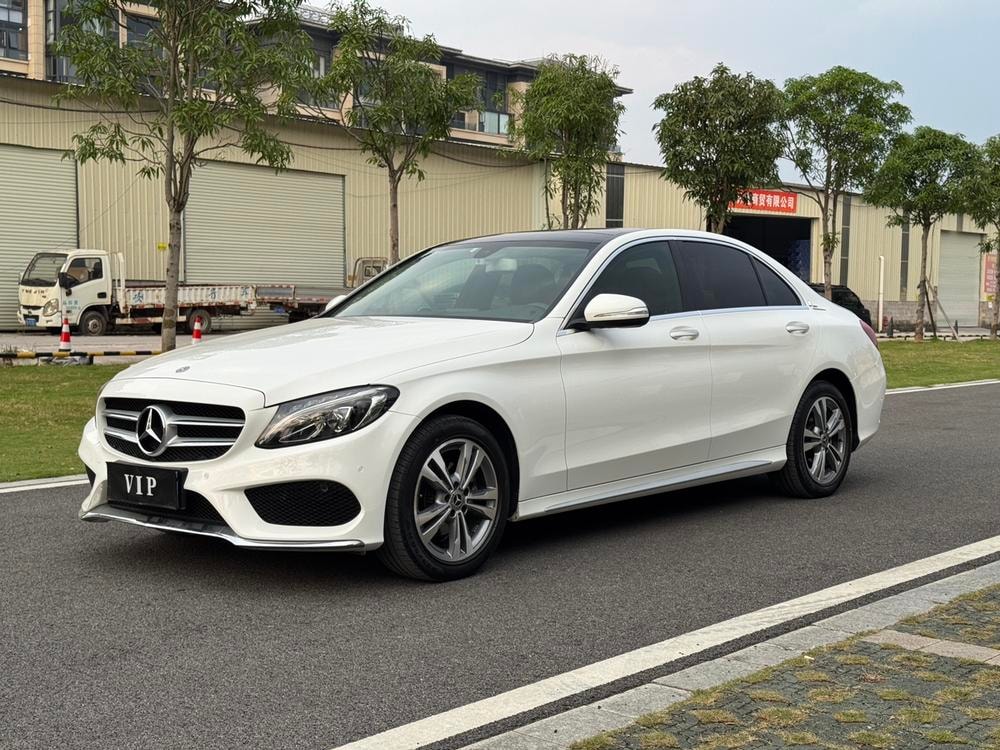 Mercedes-Benz C-Class 2017 — фото автомобиля