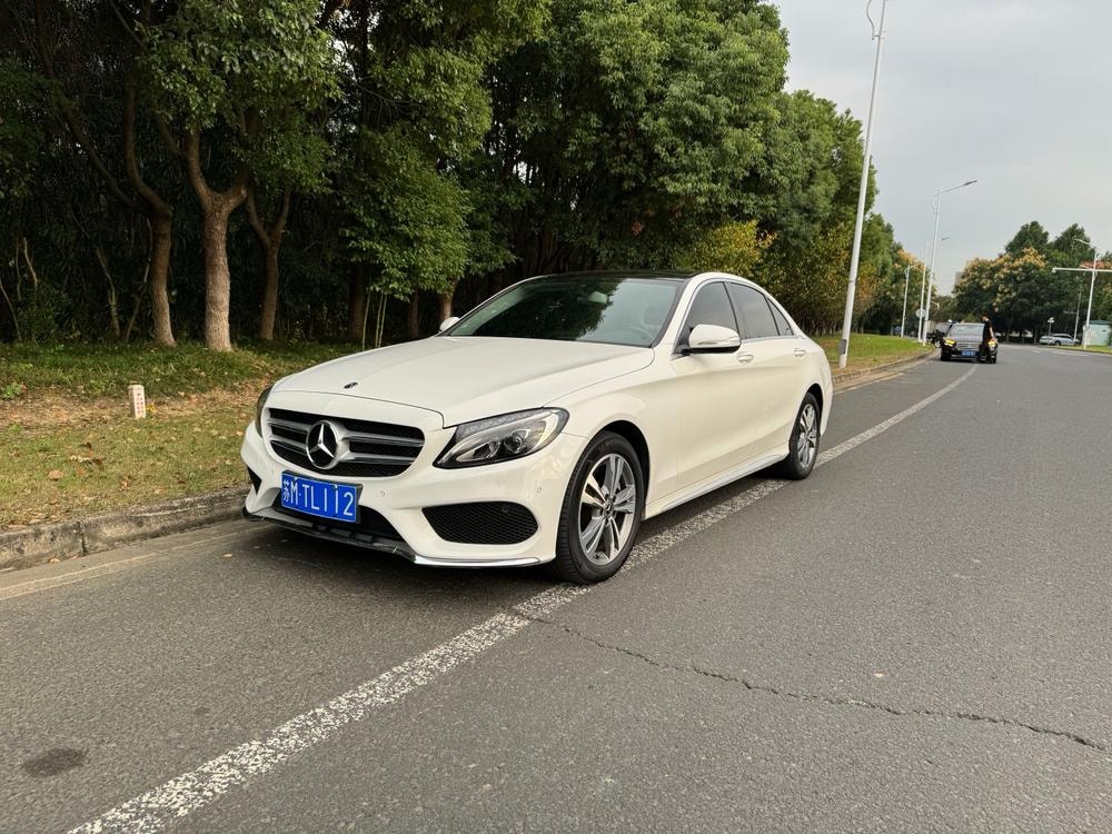 Mercedes-Benz C-Class 2018 — фото автомобиля
