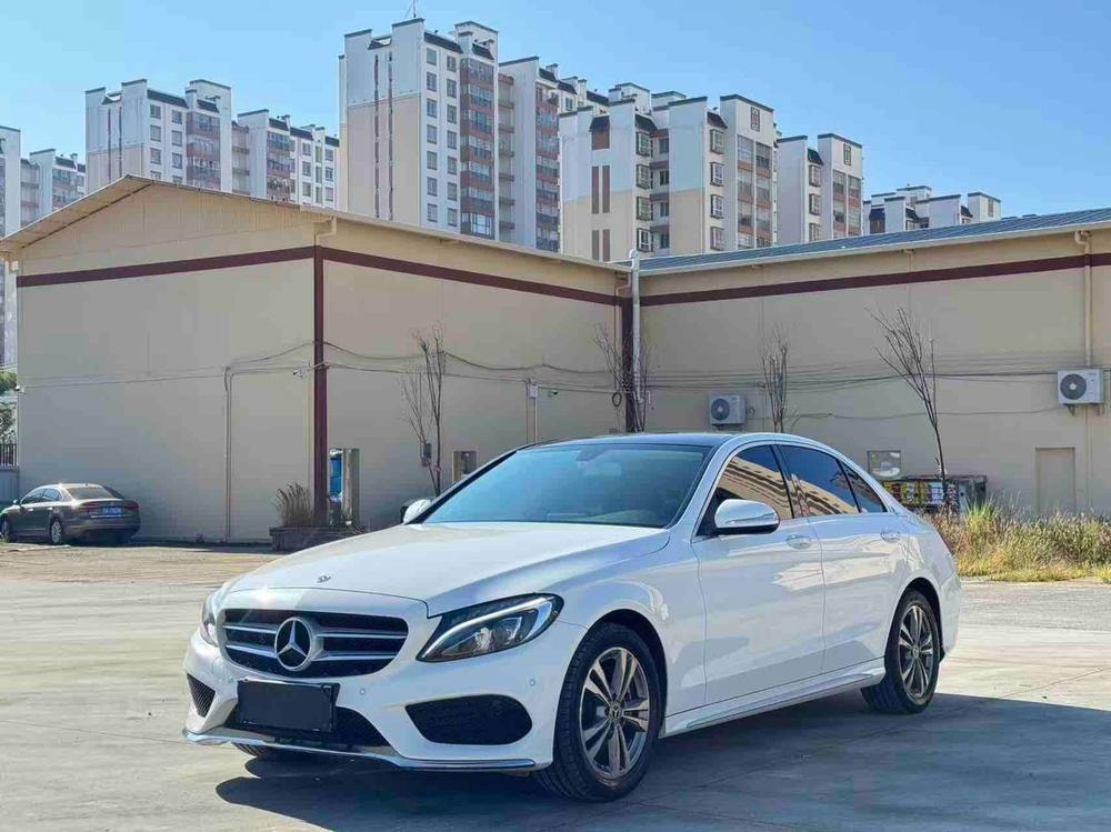 Mercedes-Benz C-Class 2018 — фото автомобиля
