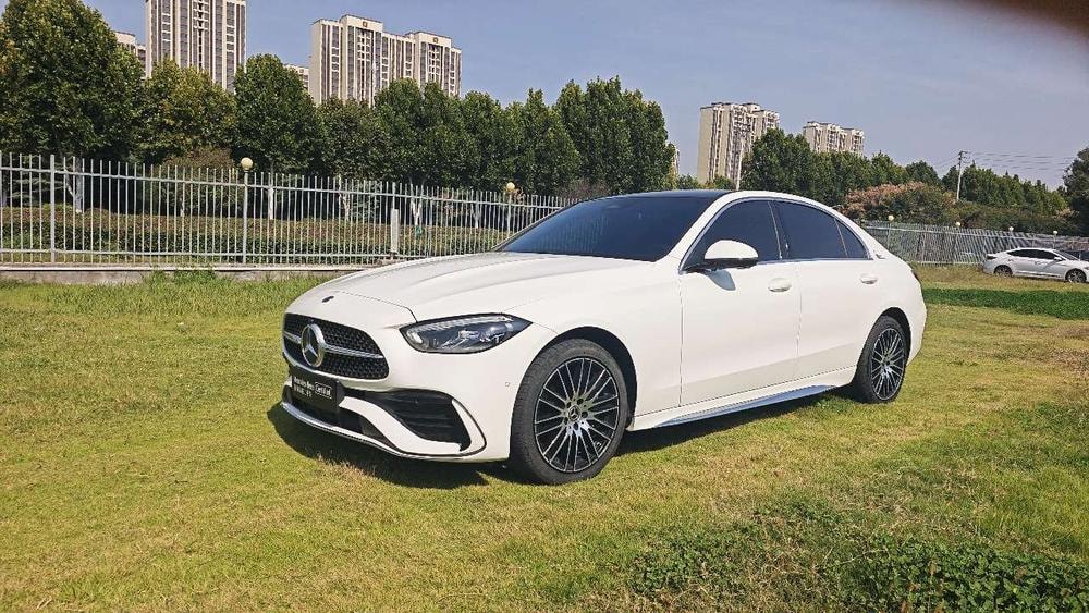Mercedes-Benz C-Class 2024 — фото автомобиля