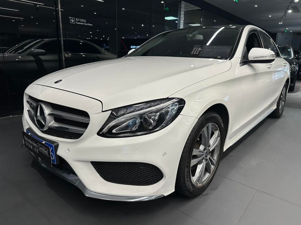 Mercedes-Benz C-Class 2018 — фото автомобиля