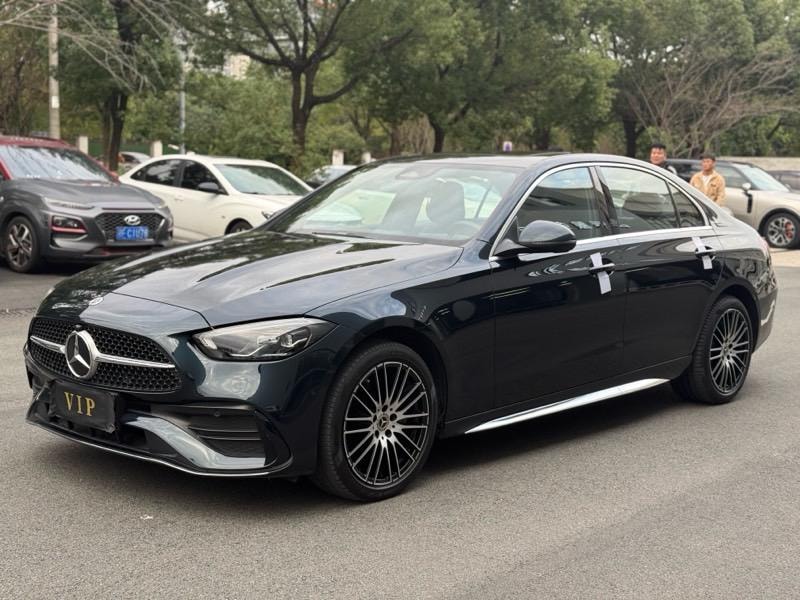 Mercedes-Benz C-Class 2023 — фото автомобиля