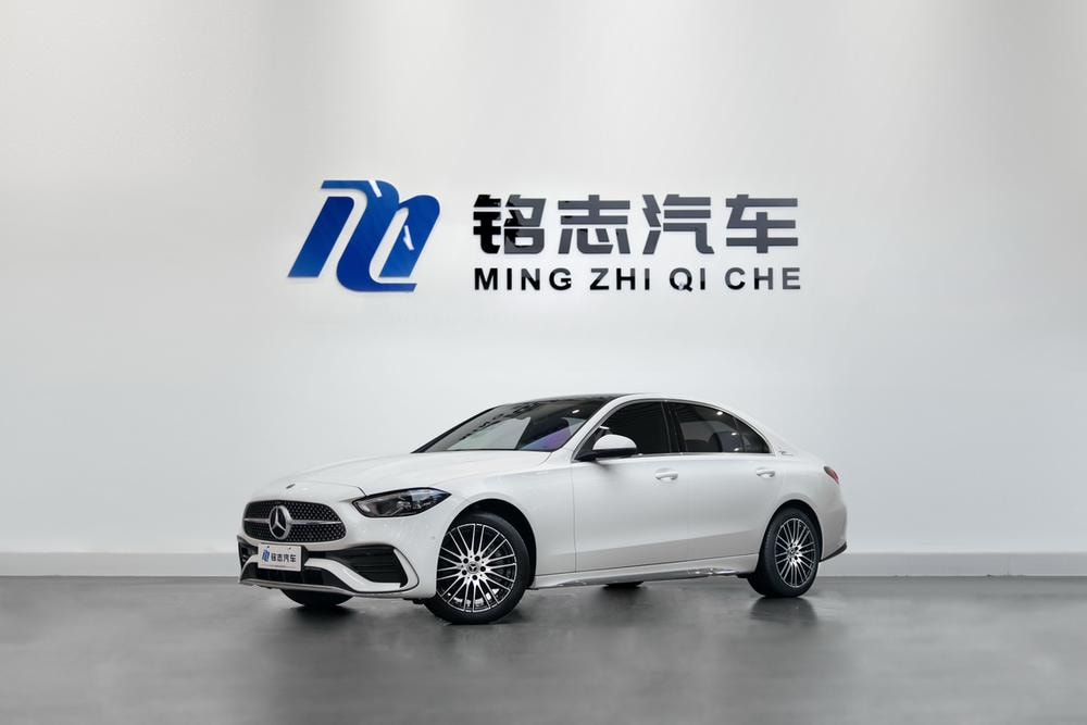 Mercedes-Benz C-Class 2023 — фото автомобиля
