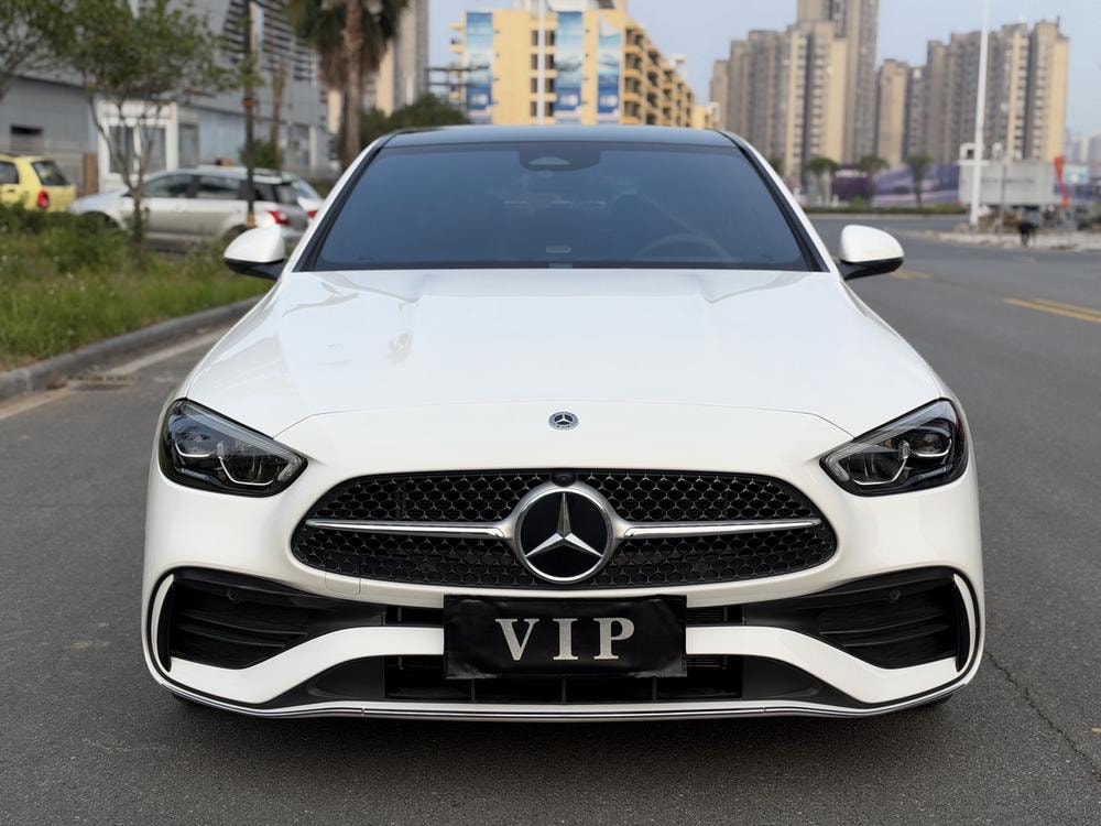 Mercedes-Benz C-Class 2023 — фото автомобиля