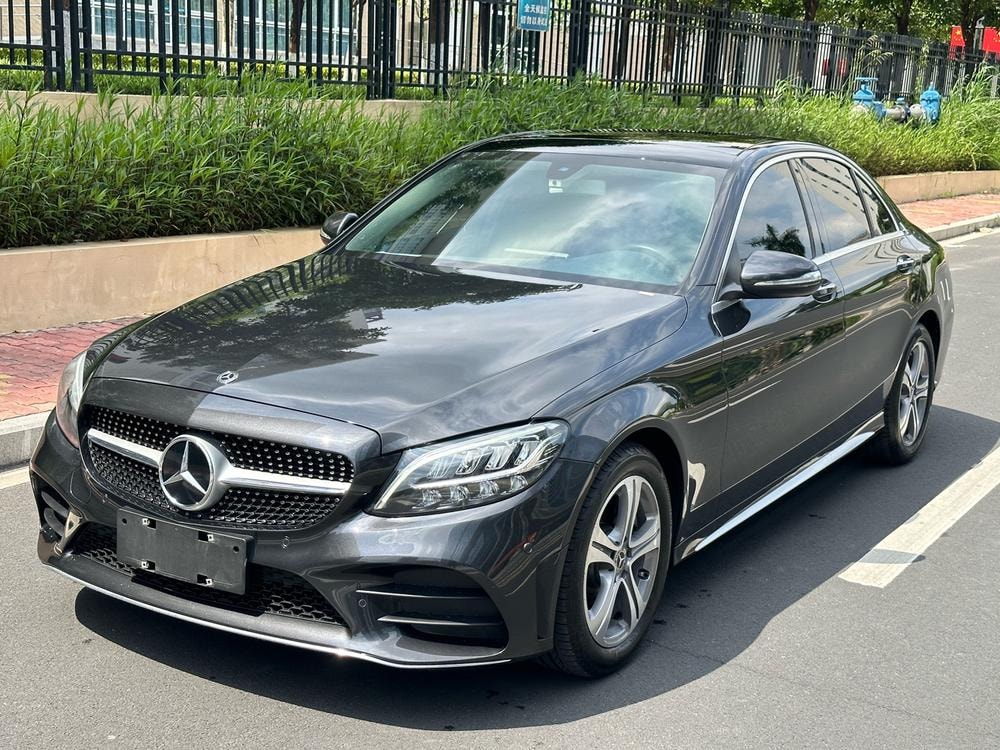 Mercedes-Benz C-Class 2020 — фото автомобиля