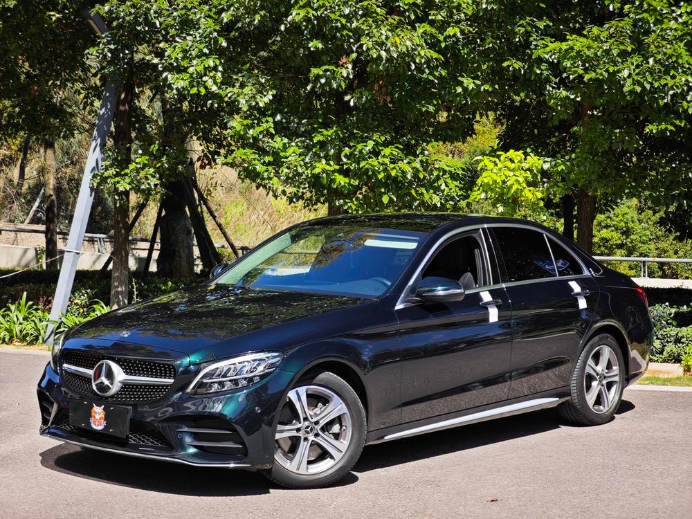 Mercedes-Benz C-Class 2021 — фото автомобиля 1