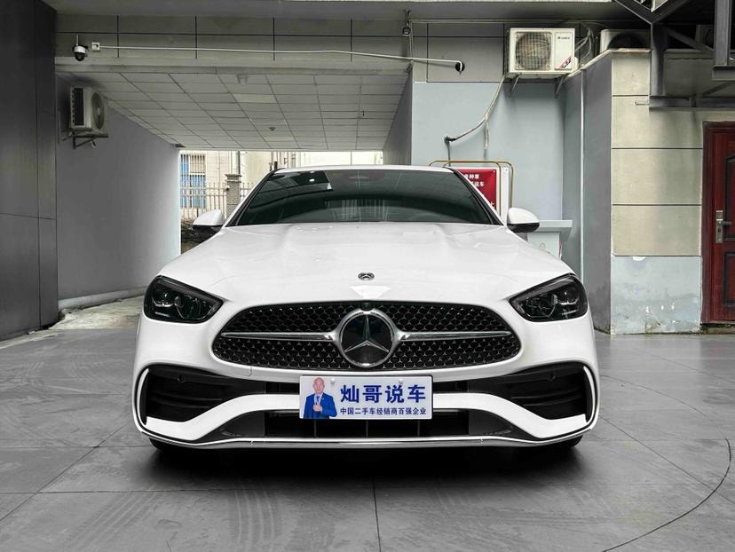 Mercedes-Benz C-Class 2023 — фото автомобиля