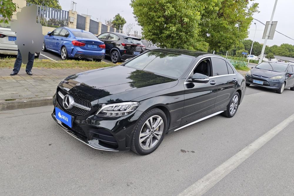 Mercedes-Benz C-Class 2020 — фото автомобиля