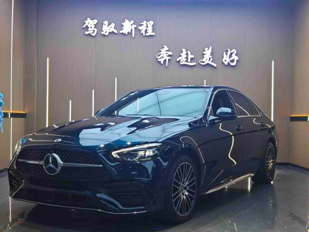 Mercedes-Benz C-Class 2023 — фото автомобиля