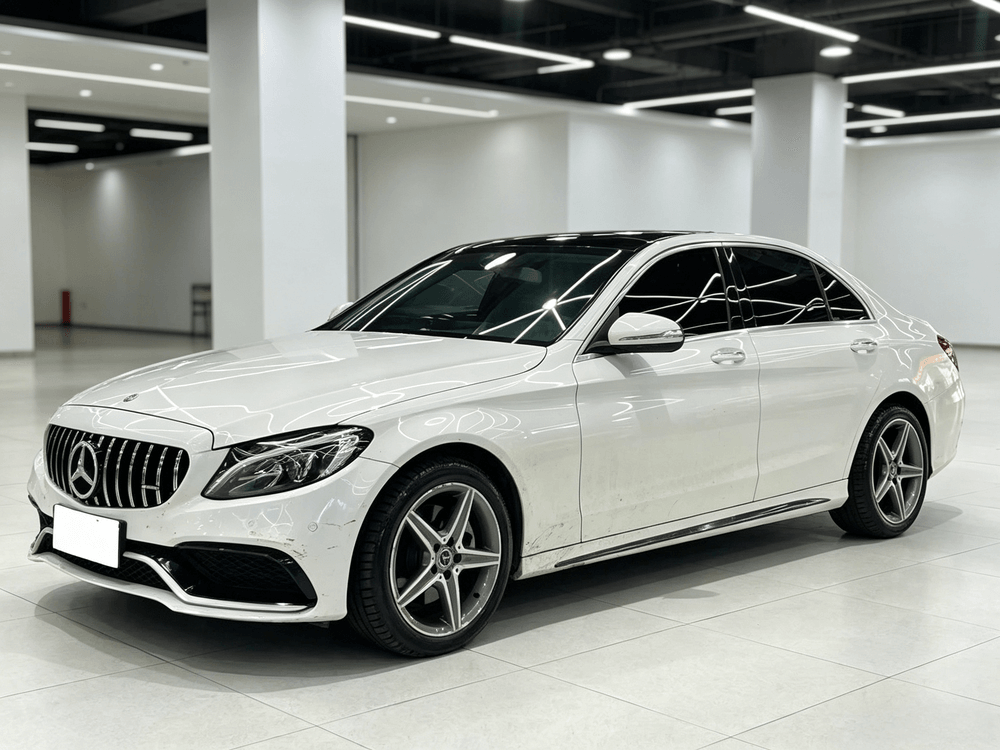 Mercedes-Benz C-Class 2018 — фото автомобиля