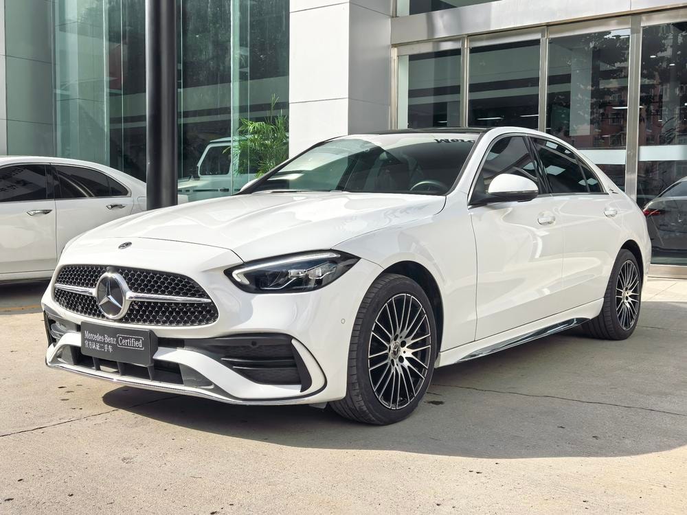 Mercedes-Benz C-Class 2024 — фото автомобиля