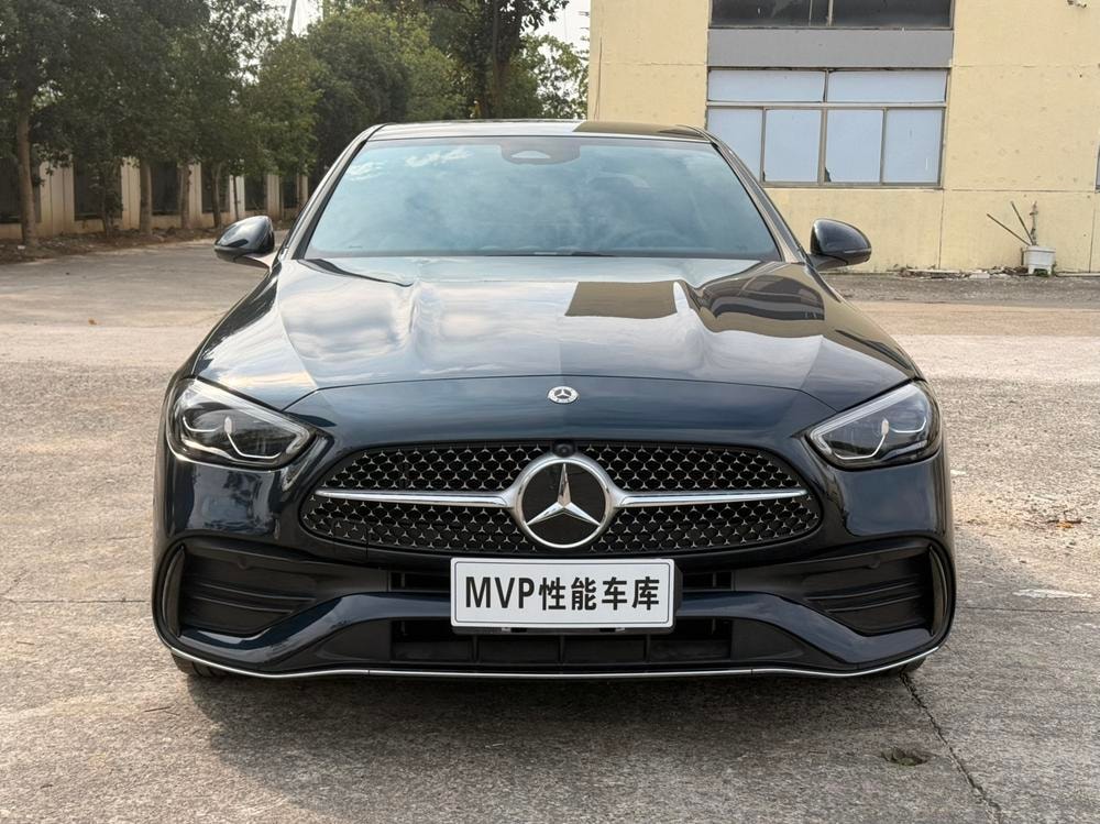 Mercedes-Benz C-Class 2025 — фото автомобиля