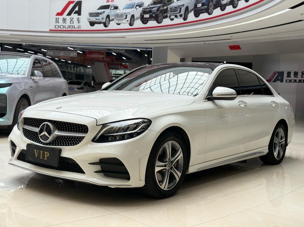 Mercedes-Benz C-Class 2019 — фото автомобиля