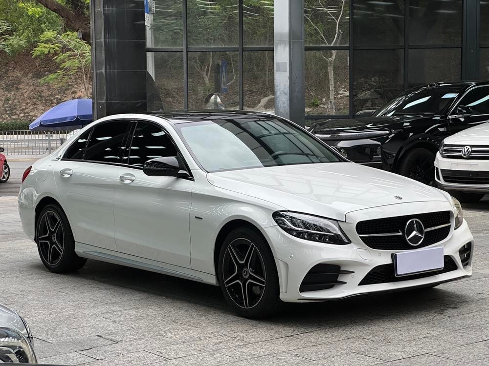 Mercedes-Benz C-Class 2021 — фото автомобиля