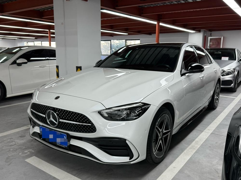 Mercedes-Benz C-Class 2024 — фото автомобиля