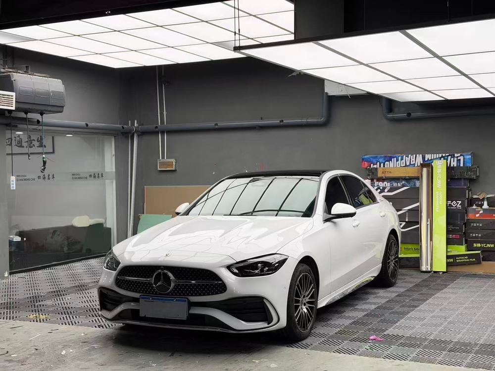 Mercedes-Benz C-Class 2023 — фото автомобиля