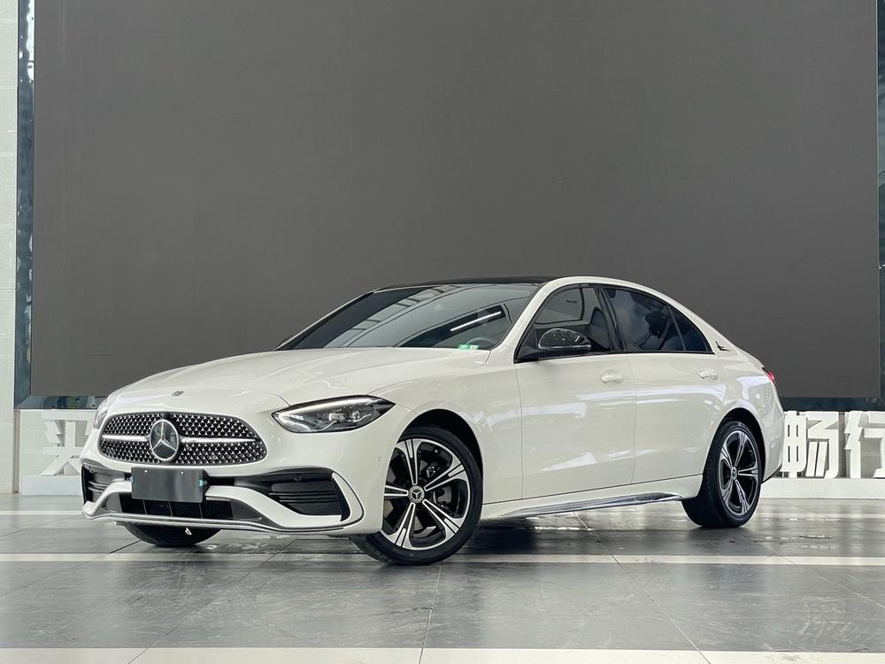 Mercedes-Benz C-Class 2022 — фото автомобиля
