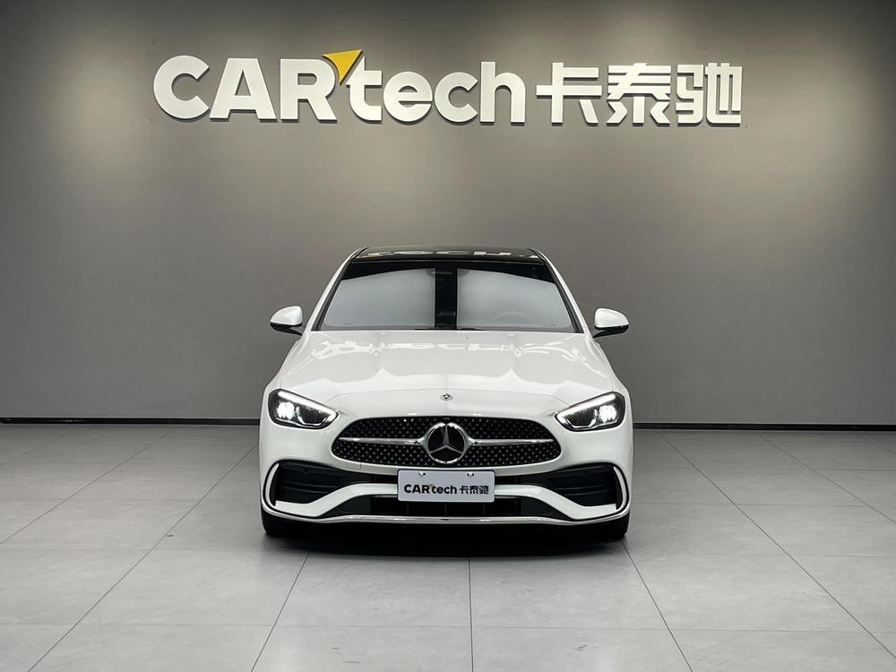 Mercedes-Benz C-Class 2024 — фото автомобиля
