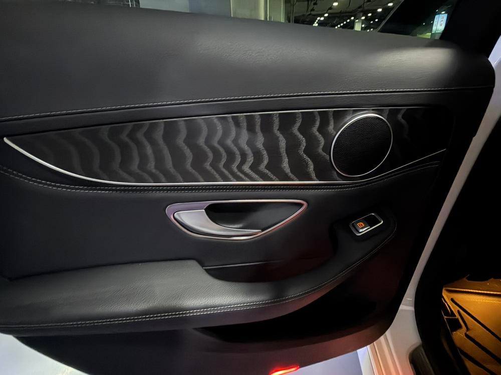 Mercedes-Benz C-Class 2020 — фото автомобиля