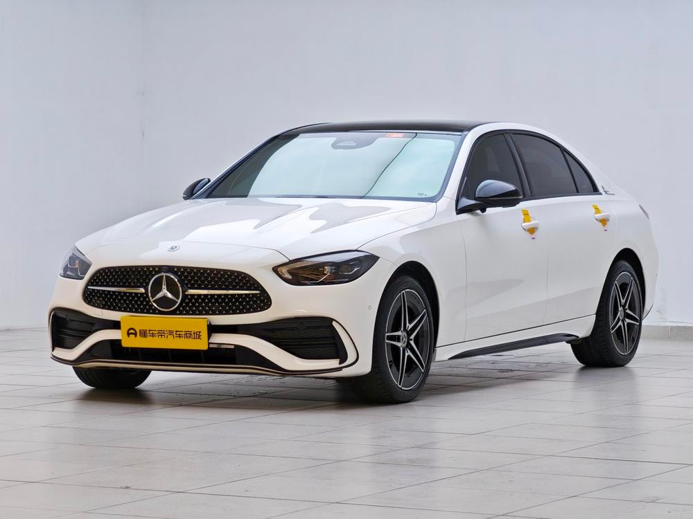 Mercedes-Benz C-Class 2024 — фото автомобиля