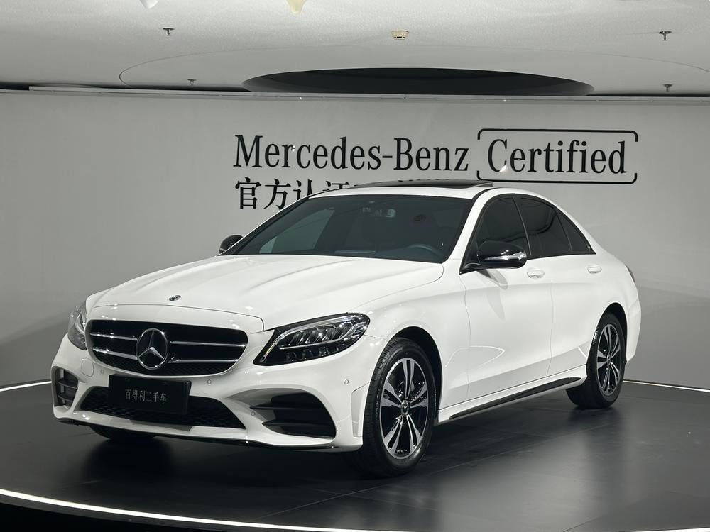 Mercedes-Benz C-Class 2020 — фото автомобиля