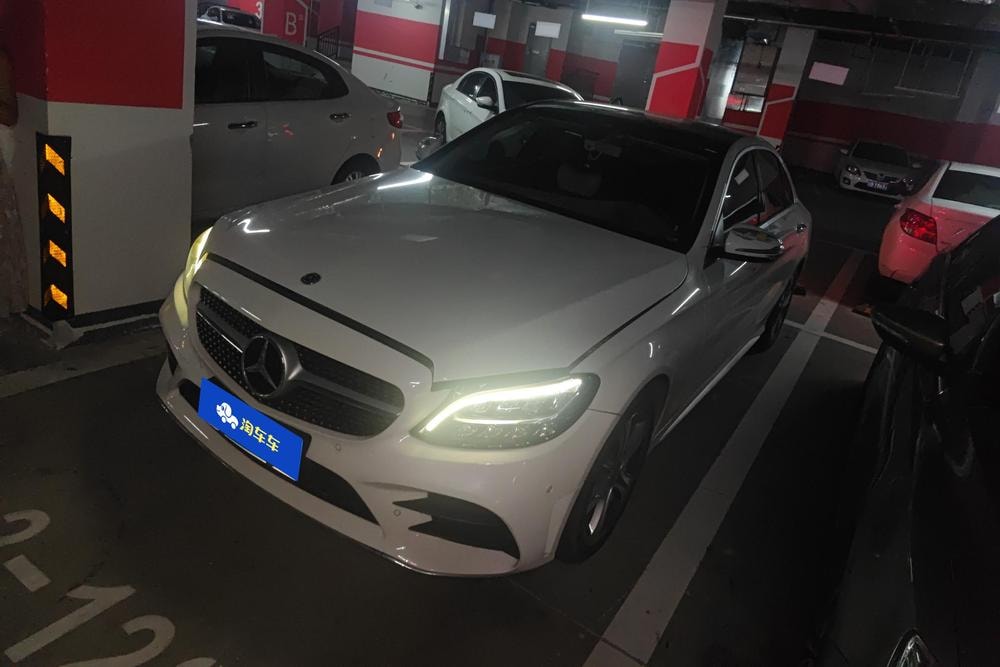Mercedes-Benz C-Class 2020 — фото автомобиля